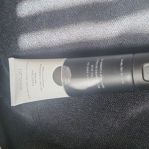 NWT Mazi Balancing Multi-Effect Vegan Facial Cleanser